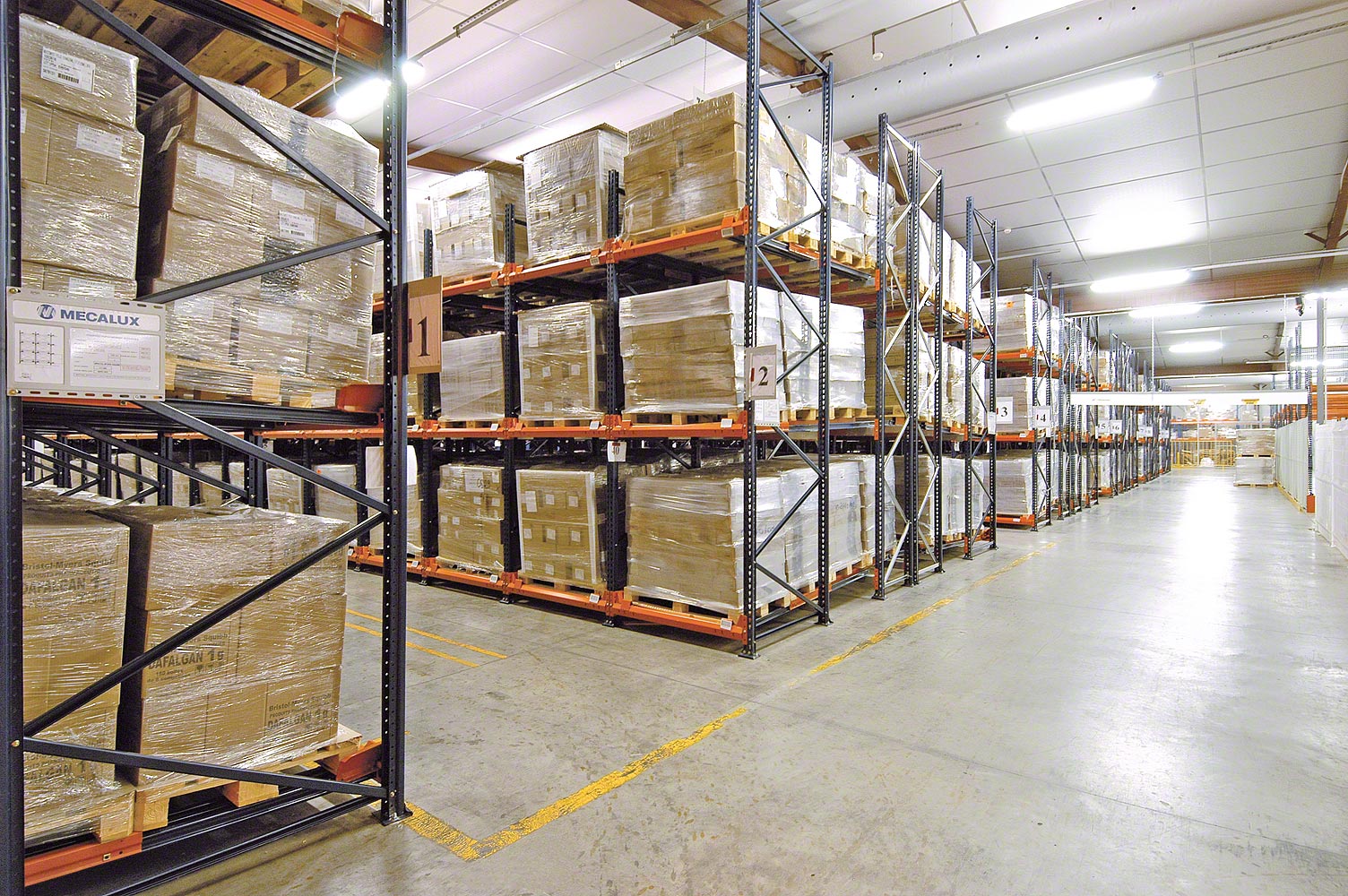 压入式托盘货架