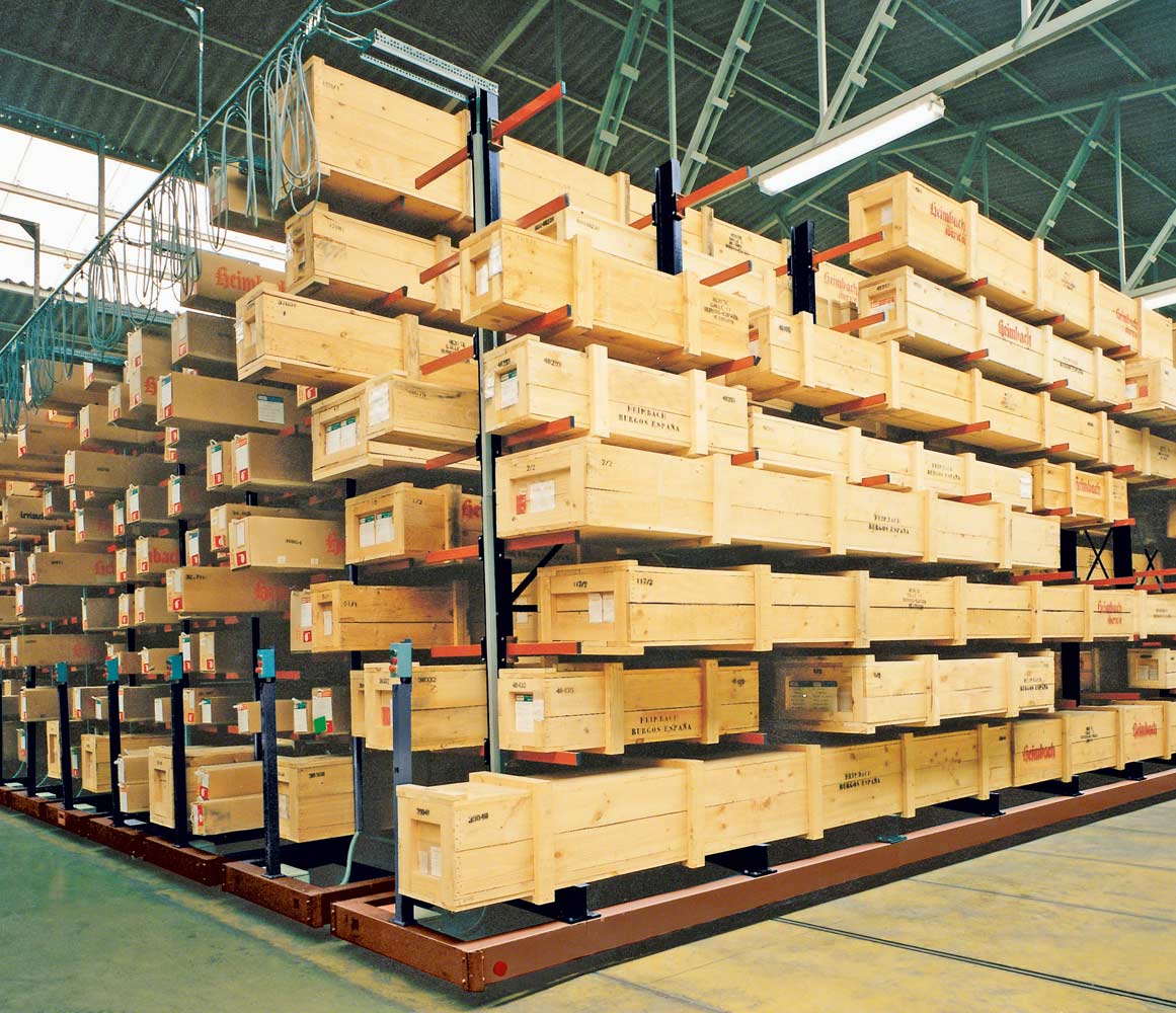 移动底座的悬臂式货架